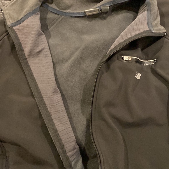 New Balance jacket size Lg - Picture 4 of 4